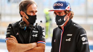 F1 2021: Davide Brivio con Fernando Alonso (Alpine)