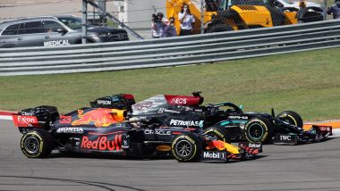 F1 2021: Max Verstappen e Lewis Hamilton in lotta