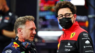 F1 2022: Chirs Horner (Red Bull) con Mattia Binotto (Ferrari)