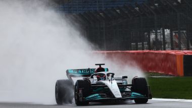F1 2022: George Russell al volante della nuova Mercedes W13