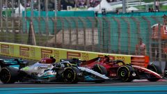 La Mercedes discolpa Sainz: ecco il motivo del ritiro di Hamilton