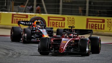 F1 2022, GP Bahrain: Charles Leclerc (Ferrari) seguito da Max Verstappen (Red Bull)