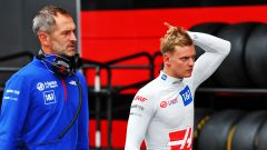 Haas e il dilemma: tenere Schumacher o prendere Ricciardo?