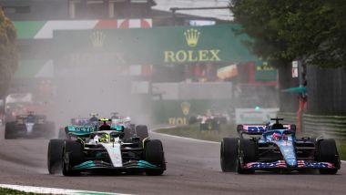 F1 2022,, GP Emilia Romagna: Lewis Hamilton in battaglia con Fernando Alonso nelle prime fasi di gara
