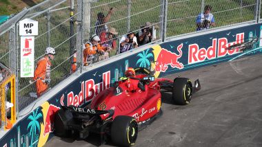 F1 2022, GP Miami: Carlos Sainz (Ferrari) dopo il botto in curva 14