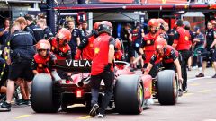 I meccanici Ferrari salvano Leclerc da una possibile penalità
