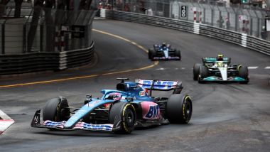 F1 2022, GP Monaco: Fernando Alonso davanti a Lewis Hamilton
