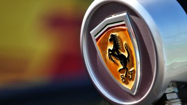 F1 2022: il mitico logo Ferrari con il Cavallino Rampante