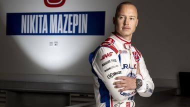 F1 2022, Nikita Mazepin nelle foto istituzionali Haas di inizio stagione