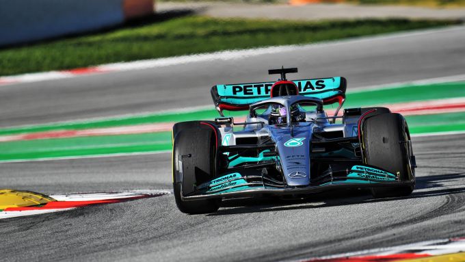 F1 2022, test Barcellona: Lewis Hamilton (Mercedes)