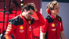 Carlos Sainz senior alla ricerca di alternative alla Ferrari