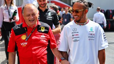 F1 2023: Fred Vasseur (Ferrari) e Lewis Hamilton