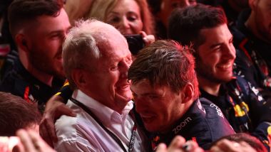 F1 2023, GP Qatar: Helmut Marko festeggia Max Verstappen