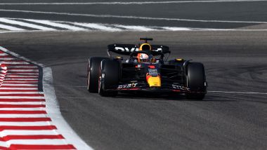 F1 2023: la Red Bull Racing RB19 guidata in pista da Max Verstappen