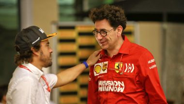 F1 GP Abu Dhabi 2019, Yas Marina: Fernando Alonso a colloquio con Mattia Binotto (Ferrari)