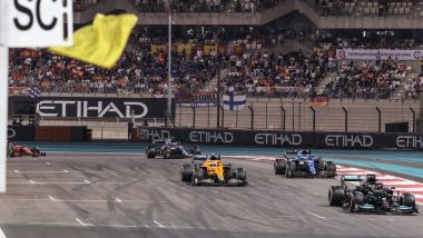 F1, GP Abu Dhabi 2021: Lewis Hamilton seguito dai piloti doppiati durante il regime di Safety Car