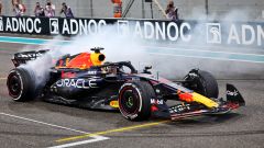 F1 GP Abu Dhabi 2023, LIVE Gara: Verstappen domina, Leclerc 2°