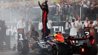 F1 GP Abu Dhabi 2023, Yas Marina: Max Verstappen (Red Bull Racing) festeggia la vittoria