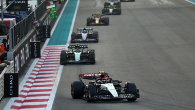 F1 GP Abu Dhabi 2023, Yas Marina: Yuki Tsunoda (Scuderia AlphaTauri) in azione durante la gara