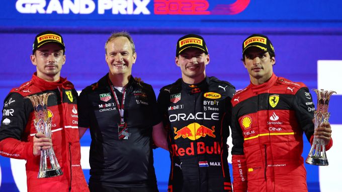 F1 GP Arabia Saudita 2022, Jeddah: Leclerc e Sainz (Ferrari), Verstappen (Red Bull)