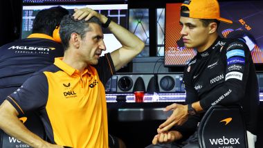 F1 GP Arabia Saudita 2023, Jeddah: Andrea Stella a colloquio con Lando Norris (McLaren F1 Team)