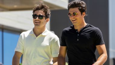 F1 GP Arabia Saudita 2023, Jeddah: Carlos Sainz e Charles Leclerc (Scuderia Ferrari) sorridenti nel paddock