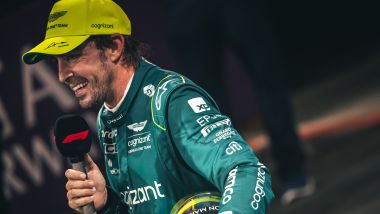 F1 GP Arabia Saudita 2023, Jeddah: Fernando Alonso (Aston Martin Racing) sorride durante le interviste post-gara