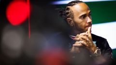 F1 Jeddah, Hamilton smentisce l'addio: "Mercedes la mia famiglia"