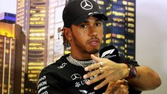 GP Australia, Hamilton duro contro la decisione di correre