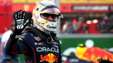 F1 GP Australia 2022, Melbourne: Max Verstappen (Red Bull Racing) saluta il pubblico