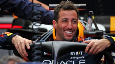 F1 GP Australia 2023, Melbourne: Daniel Ricciardo sorride all'interno della Red Bull RB19