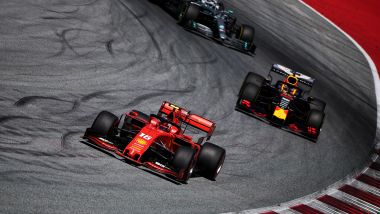 F1 GP Austria 2019, Spielberg: Charles Leclerc (Ferrari) seguito da Max Verstappen (Red Bull) 