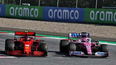 F1 GP Austria 2020, Red Bull Ring: Charles Leclerc (Ferrari) in lotta con Sergio Perez (Racing Point)