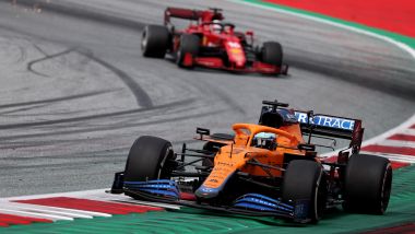 F1 GP Austria 2021, Spielberg: Daniel Ricciardo (McLaren) davanti a Charles Leclerc (Ferrari)