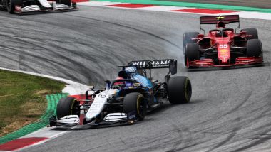 F1 GP Austria 2021, Spielberg: George Russell (Williams) con Carlos Sainz (Ferrari)