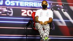 Hamilton ammette: in arrivo gli upgrade anti-Verstappen