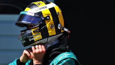 F1 GP Austria 2022, Spielberg: Sebastian Vettel con il suo nuovo casco per sensibilizzare sulla difesa delle api