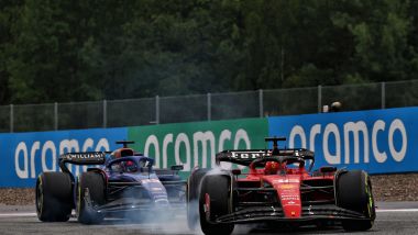 F1 GP Austria 2023, Red Bull Ring: Charles Leclerc (Scuderia Ferrari) in lotta con Alexander Albon