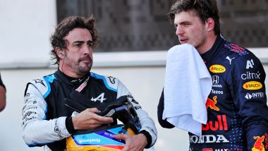 F1 GP Azerbaijan 2021, Baku: Fernando Alonso (Alpine F1) e Max Verstappen (Red Bull Racing)