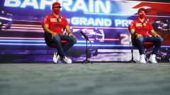 Leclerc e Sainz, i paragoni del primo giorno in Bahrain