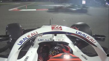F1 GP Bahrain 2021, Sakhir: Mazepin in testacoda in Q1 viene sorpassato da Vettel 