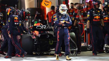 F1 GP Bahrain 2022, Sakhir: il momento del mesto ritiro di Max Verstappen (Red Bull Racing) 