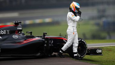 F1 GP Brasile 2015, Interlagos: Il ritiro di Fernando Alonso con la McLaren-Honda