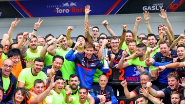 F1 GP Brasile 2019, Interlagos: i festeggiamenti degli uomini Toro Rosso per il podio di Gasly 