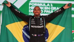 F1 GP Brasile 2021, Gara: Hamilton batte Verstappen, ma che show!