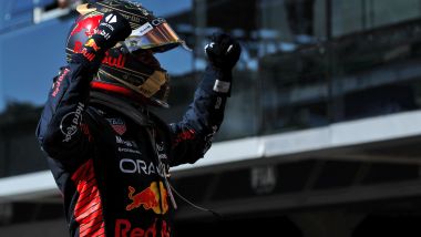 F1 GP Brasile 2023, Interlagos: Max Verstappen (Red Bull Racing) esulta dopo la vittoria in gara
