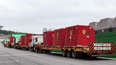 Caos in Brasile: la polizia militare scorta il convoglio Ferrari