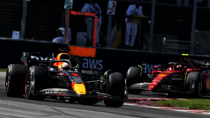 F1 GP Canada 2022, Montreal: la lotta negli ultimi giri tra Verstappen (Red Bull) e Sainz (Ferrari)