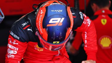 F1 GP Canada 2023, Montreal: Charles Leclerc (Scuderia Ferrari) indossa il casco con i colori di Gilles Villeneuve