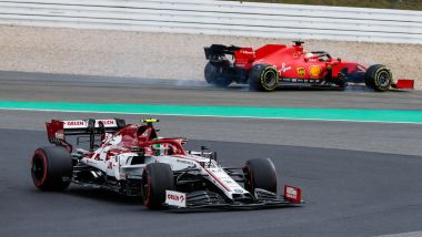 F1 GP Eifel 2020, Nurburgring: un'immagine dell'errore di Sebastian Vettel (Scuderia Ferrari) in gara